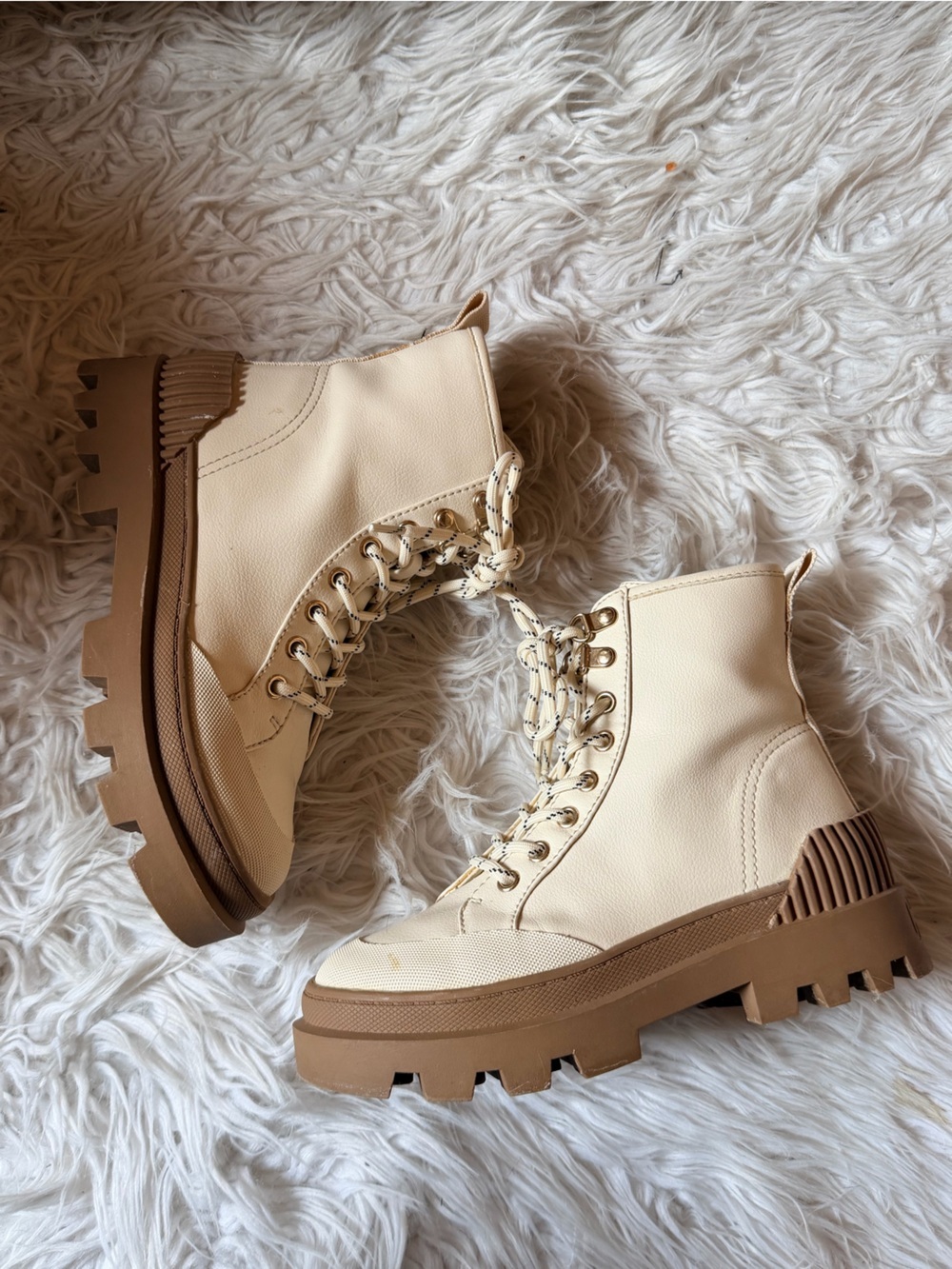 Circus Indy waterproof cold weather lug sole boots ivory size 5 - Picture 4 of 8